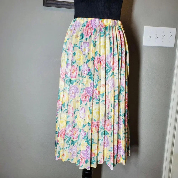 Urban Outfitters Vintage NWOT Pastel Pleated Floral Elastic Waist Pull-On Skirt - Picture 1 of 8